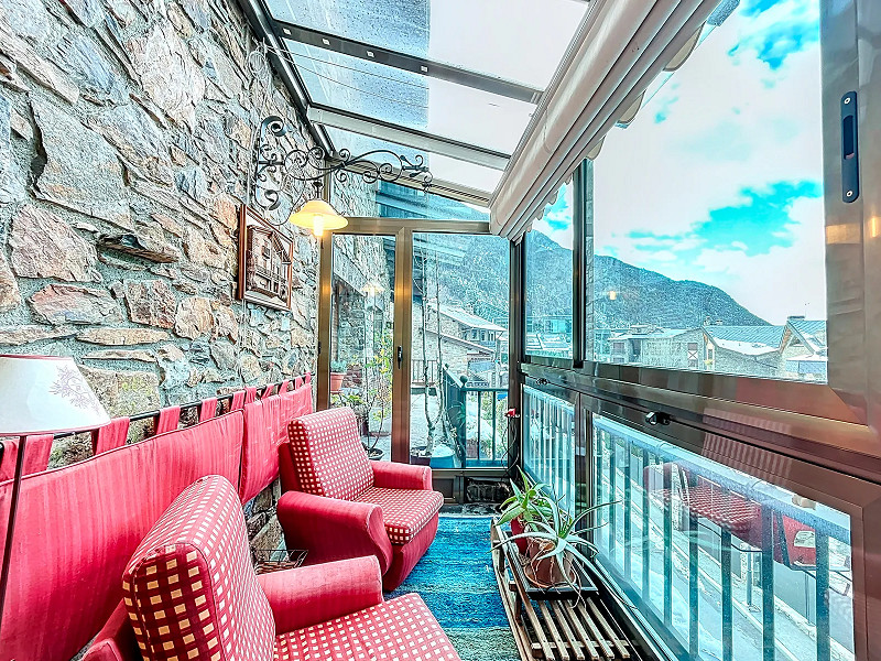 Spacious and Bright Home with Stunning Views in Les Bons, Encamp. Photo:  9