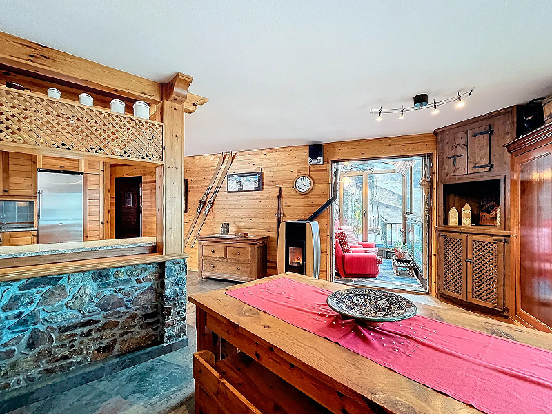 Spacious and Bright Home with Stunning Views in Les Bons, Encamp. Photo:  10