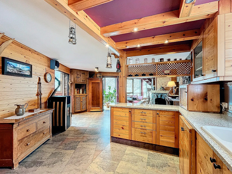 Spacious and Bright Home with Stunning Views in Les Bons, Encamp. Photo:  14