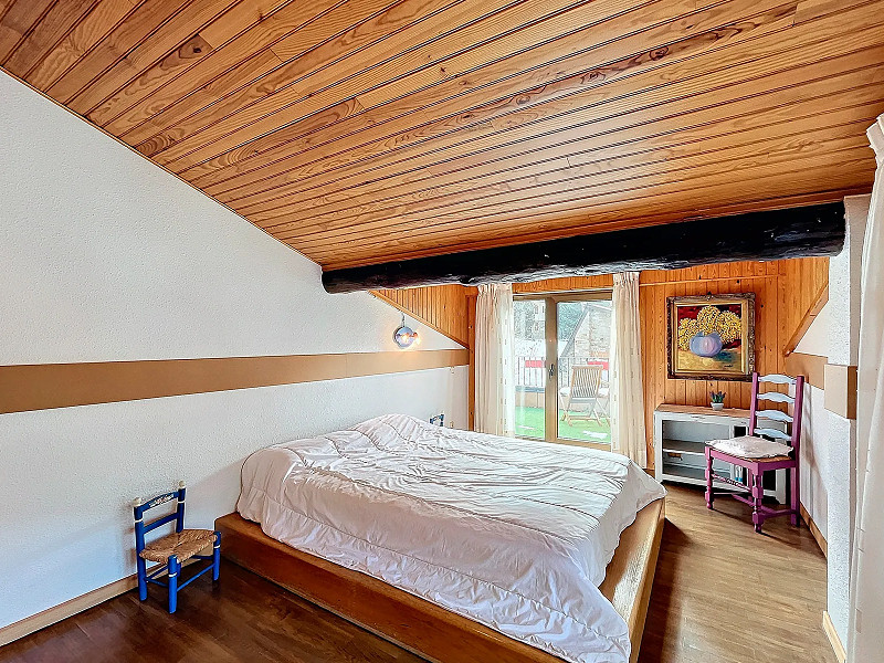 Spacious and Bright Home with Stunning Views in Les Bons, Encamp. Photo:  29