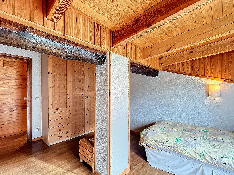 Spacious and Bright Home with Stunning Views in Les Bons, Encamp. Photo:  33