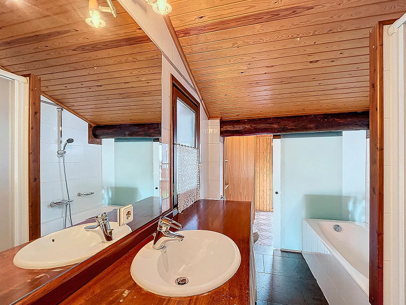 Spacious and Bright Home with Stunning Views in Les Bons, Encamp. Photo:  38