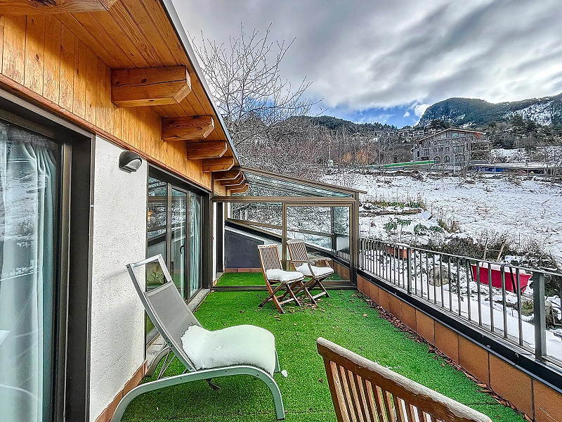 Spacious and Bright Home with Stunning Views in Les Bons, Encamp. Photo:  41