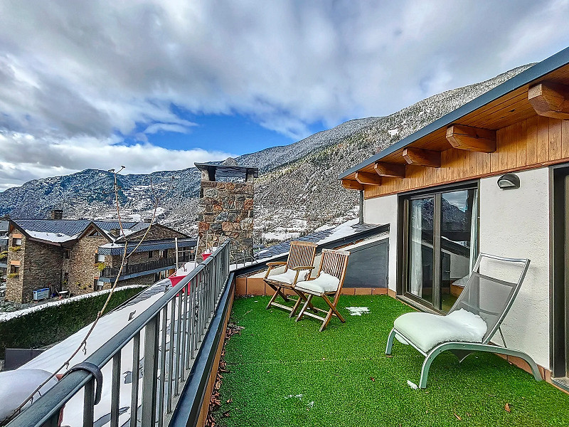 Spacious and Bright Home with Stunning Views in Les Bons, Encamp. Photo:  42