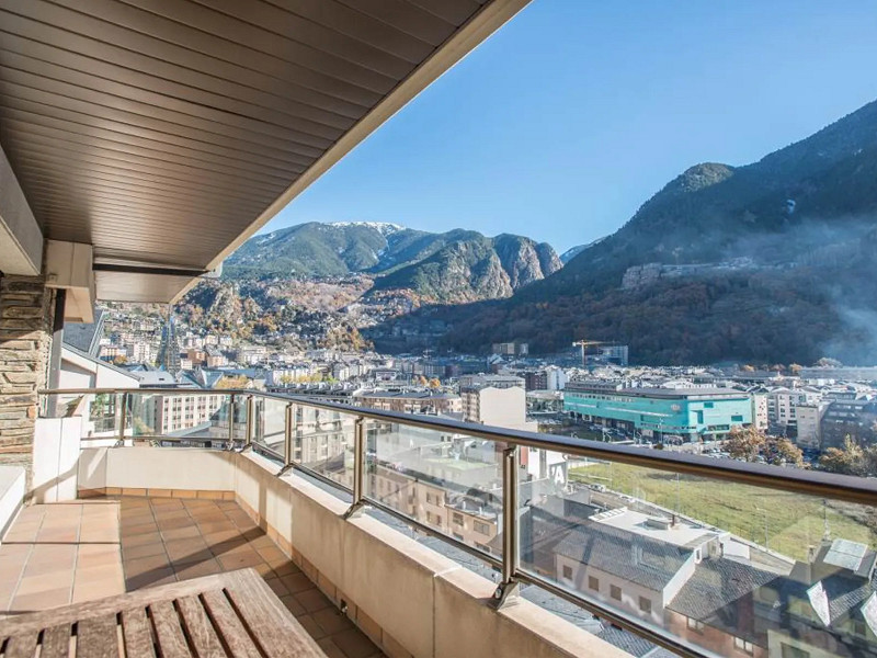 Elegant Duplex Penthouse in a Prestigious Area of Andorra