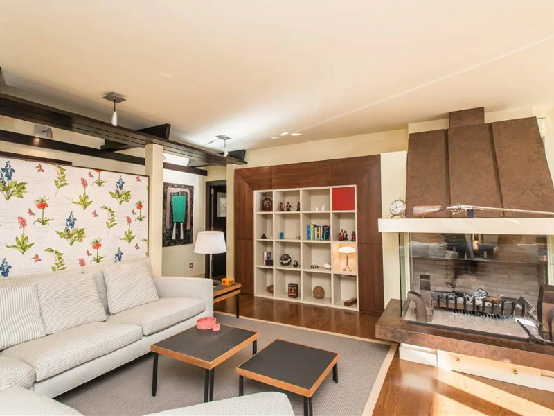 Elegant Duplex Penthouse in a Prestigious Area of Andorra. Photo:  3