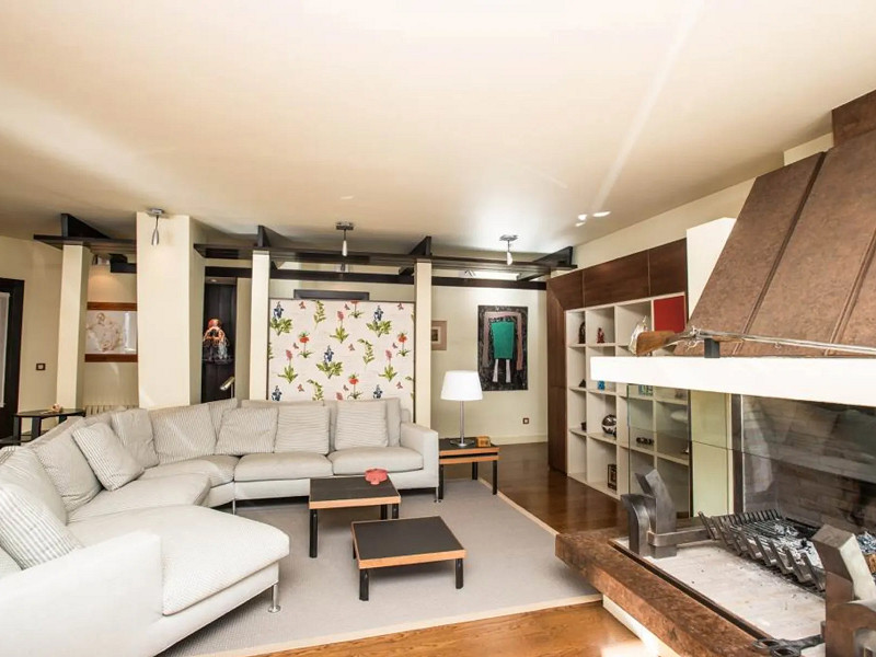 Elegant Duplex Penthouse in a Prestigious Area of Andorra. Photo:  4