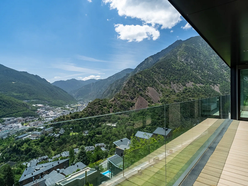 Exclusive Apartment with Panoramic Views in Can Diumenge, Andorra