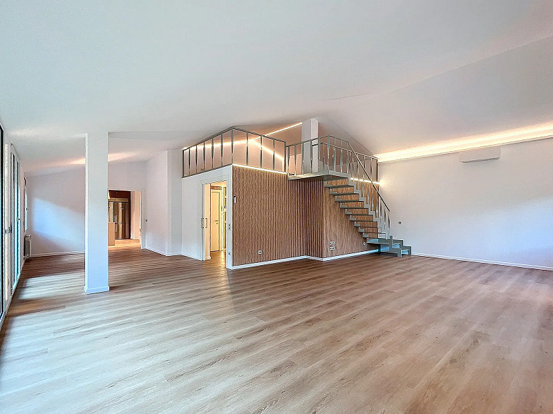 Luxurious Penthouse with Modern Design in the Heart of Andorra La Vella. Photo:  2