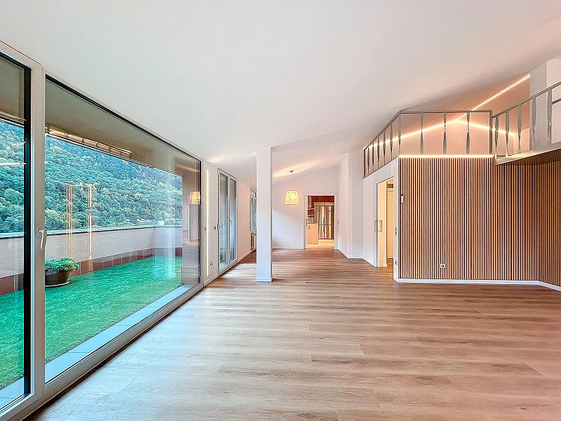 Luxurious Penthouse with Modern Design in the Heart of Andorra La Vella. Photo:  3