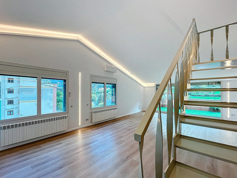 Luxurious Penthouse with Modern Design in the Heart of Andorra La Vella. Photo:  12