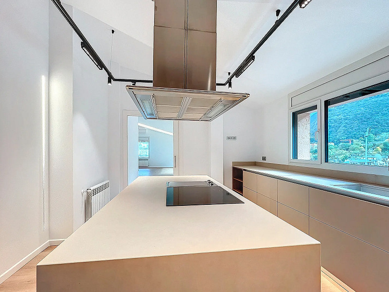 Luxurious Penthouse with Modern Design in the Heart of Andorra La Vella. Photo:  18