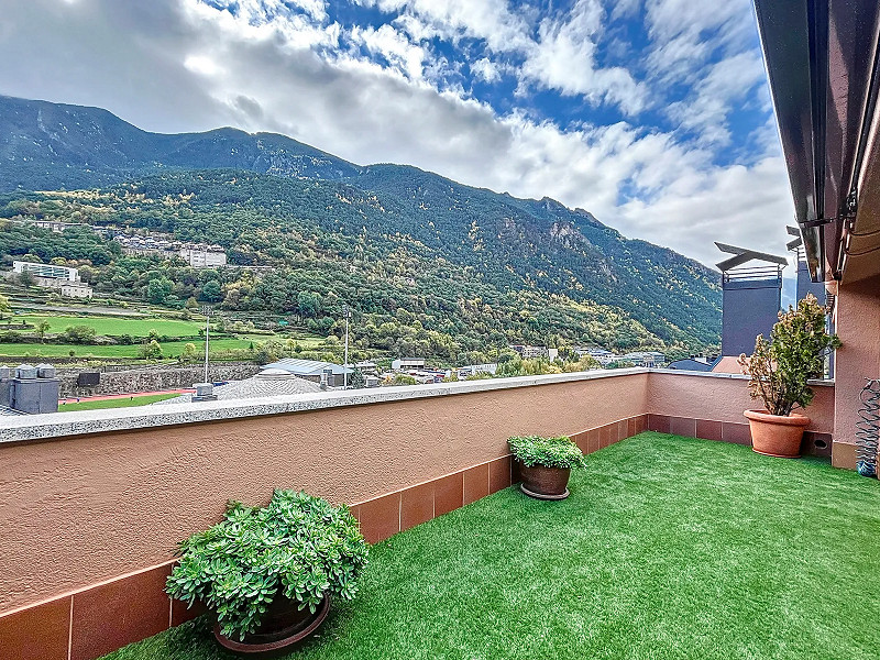 Luxurious Penthouse with Modern Design in the Heart of Andorra La Vella. Photo:  54