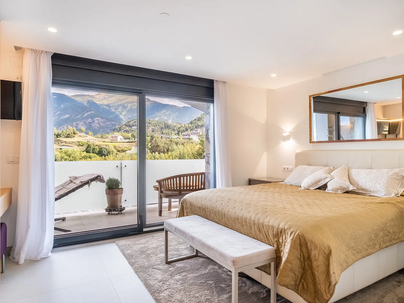 Contemporary Chalet with Panoramic Views, Terraces, and Jacuzzi in La Massana. Photo:  16