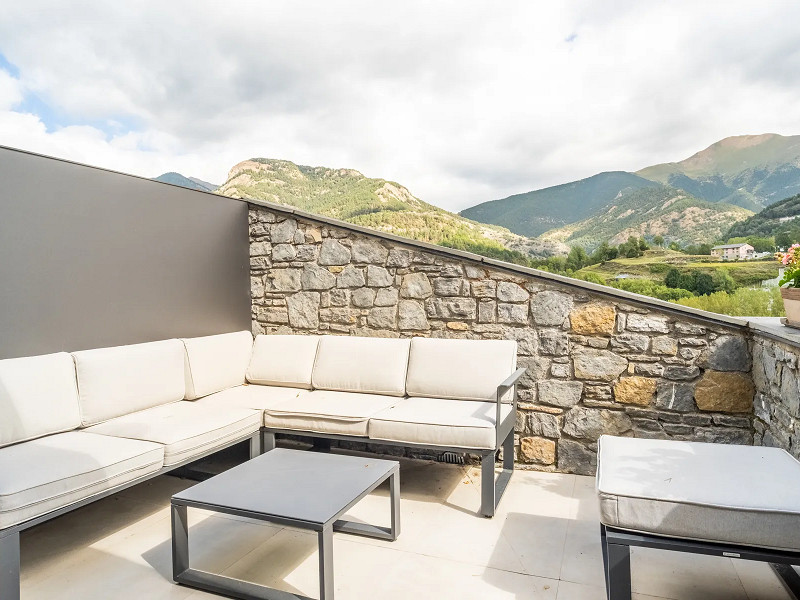 Contemporary Chalet with Panoramic Views, Terraces, and Jacuzzi in La Massana. Photo:  29