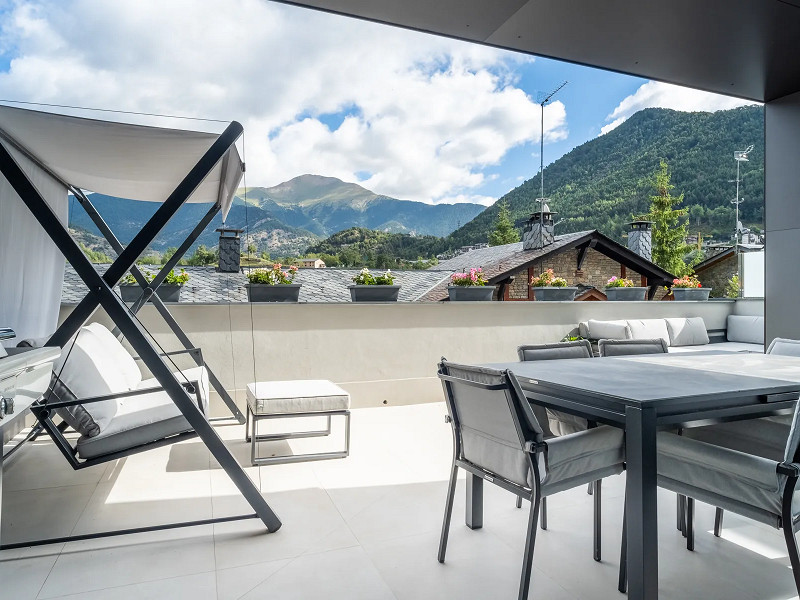 Contemporary Chalet with Panoramic Views, Terraces, and Jacuzzi in La Massana. Photo:  32