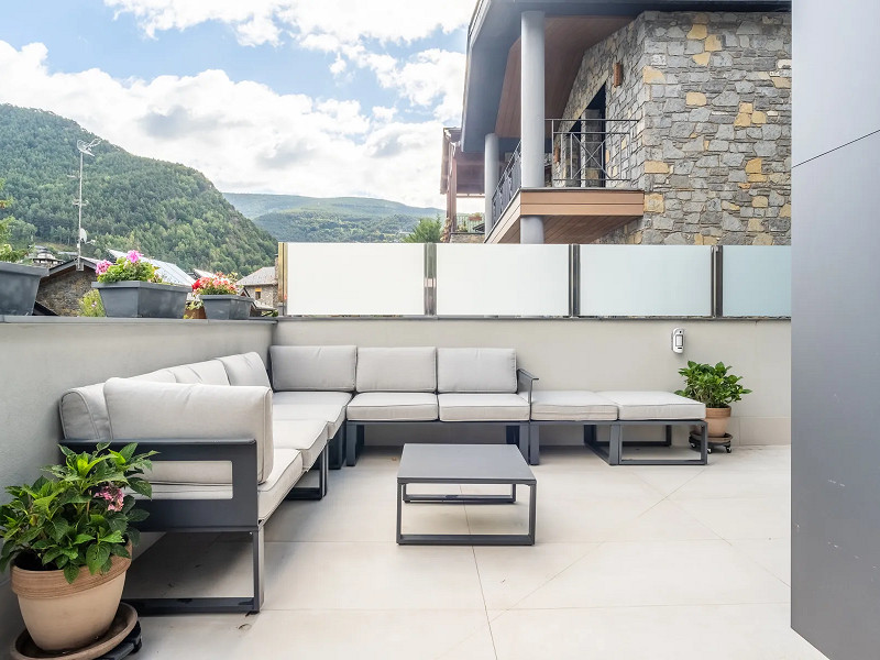 Contemporary Chalet with Panoramic Views, Terraces, and Jacuzzi in La Massana. Photo:  33