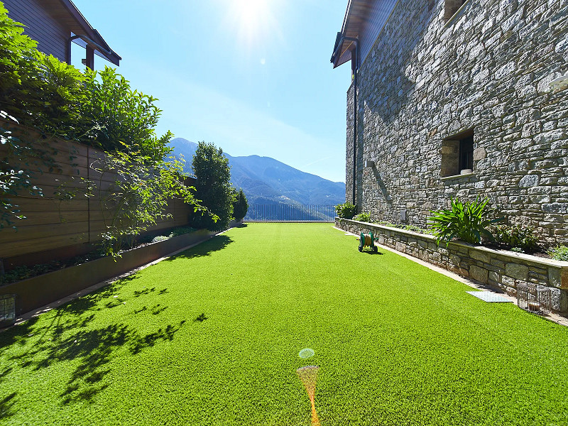 Elegant and Spacious Ground Floor Apartment with Terrace and Garden in Escaldes-Engordany. Photo:  21