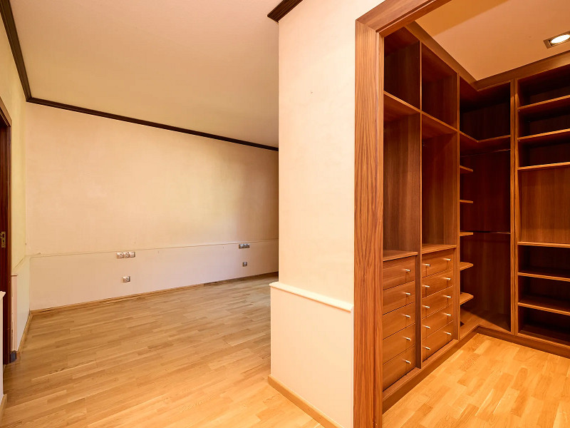 Charming House in a Quiet Area of Encamp. Photo:  10