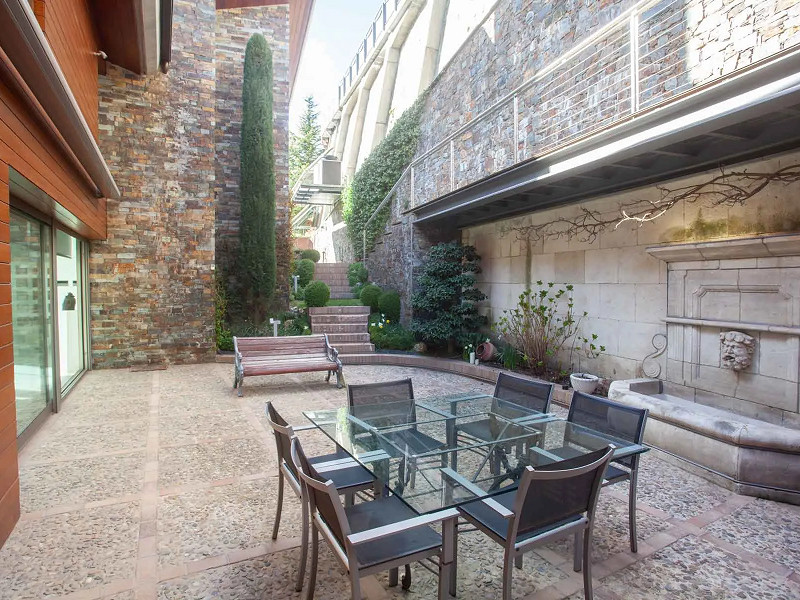 Magnificent villa for sale in the prestigious area of Els Vilars, Escaldes-Engordany, Andorra. Photo:  32