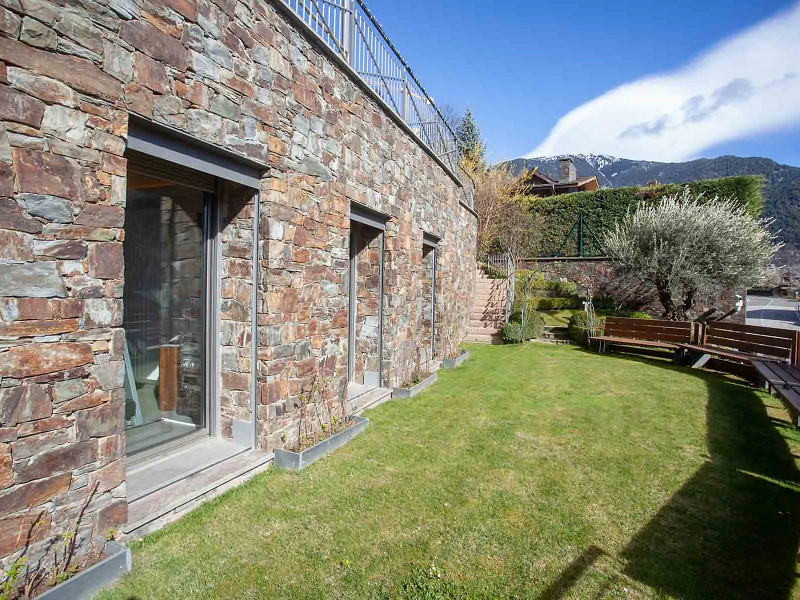 Magnificent villa for sale in the prestigious area of Els Vilars, Escaldes-Engordany, Andorra. Photo:  40