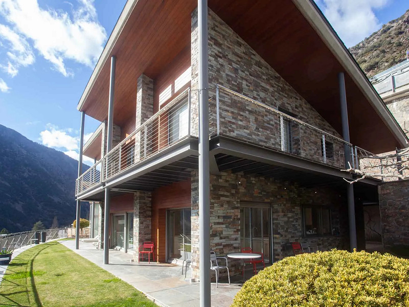 Magnificent villa for sale in the prestigious area of Els Vilars, Escaldes-Engordany, Andorra. Photo:  51