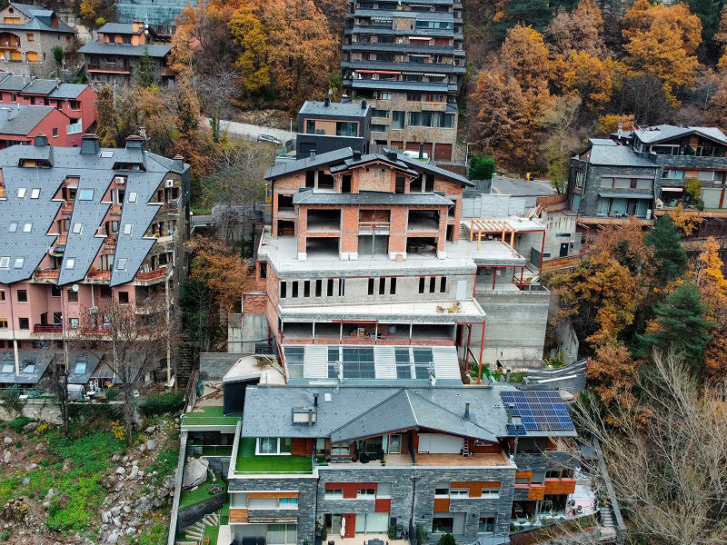 Уникальное шале с панорамными видами в Эскальдес-Энгордань. Фото:  4