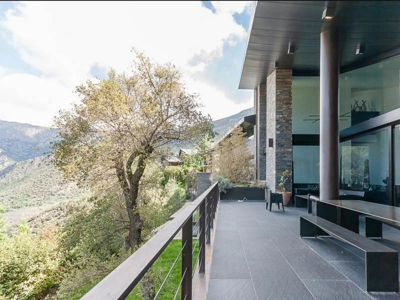 Idyllic Mansion with Panoramic Views in Sant Juli de Lòria. Photo:  14