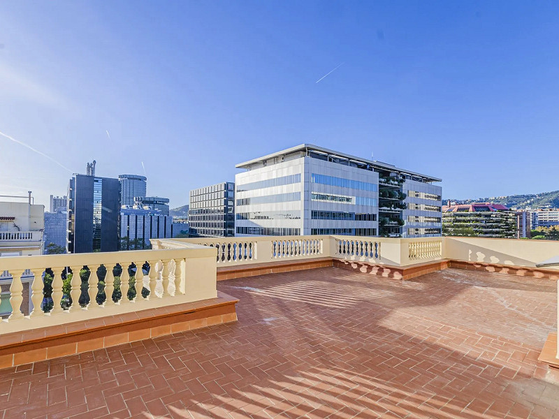 Luxury Penthouse with Private Terraces in Barcelona’s Exclusive District