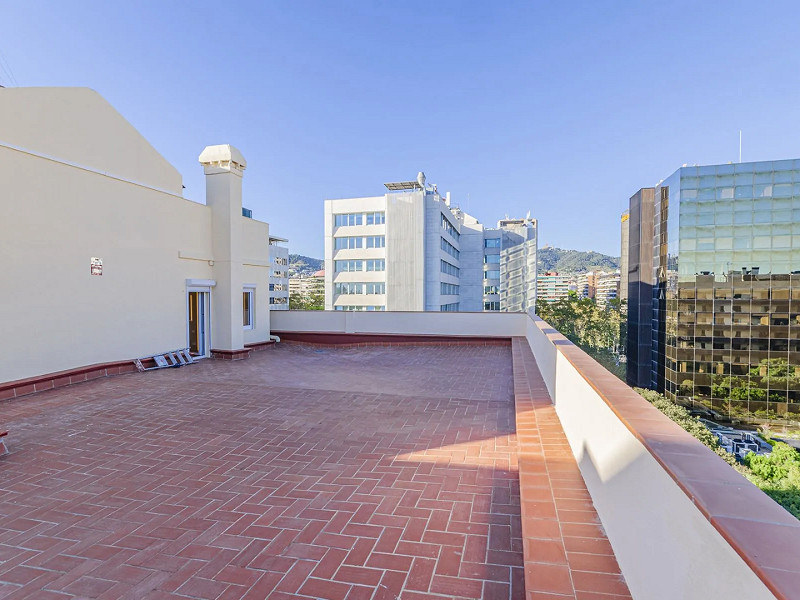 Luxury Penthouse with Private Terraces in Barcelona’s Exclusive District. Photo:  15