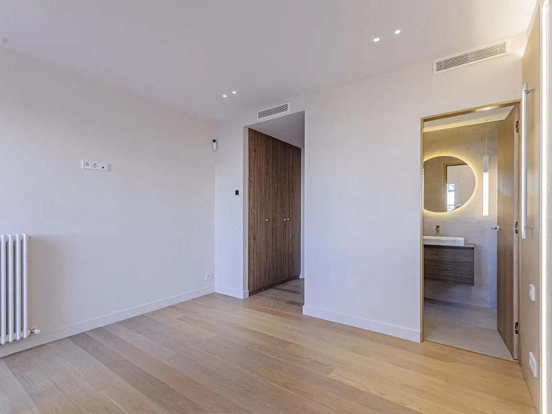 Luxury Penthouse with Private Terraces in Barcelona’s Exclusive District. Photo:  16