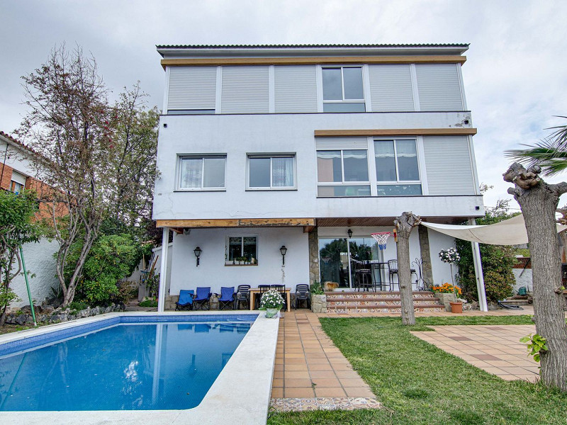 Beautiful house after renovation in Castelldefels on the Costa Garraf