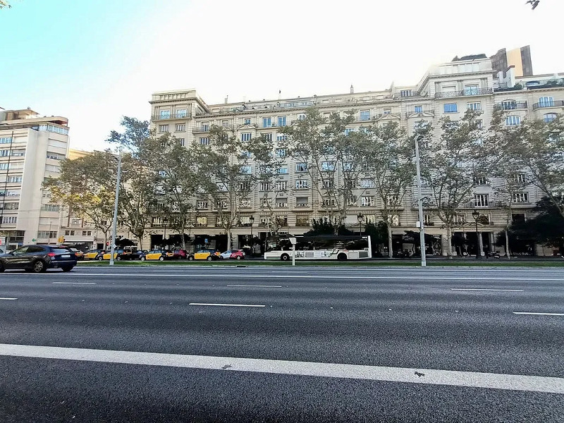 Коммерческое помещение в центре Барселоны без арендатора. Фото:  10