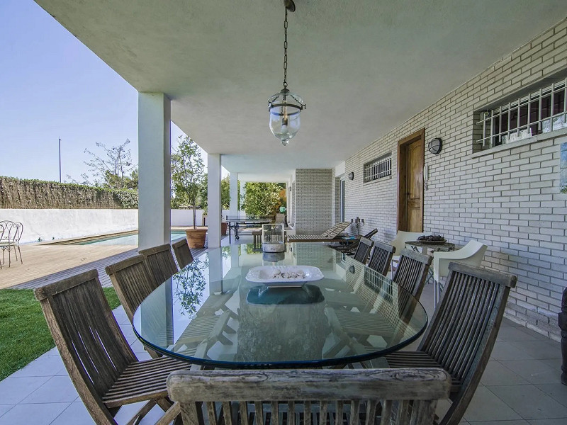 Modern Family Villa with Views and Comfort in the Hills of Barcelona. Photo:  8