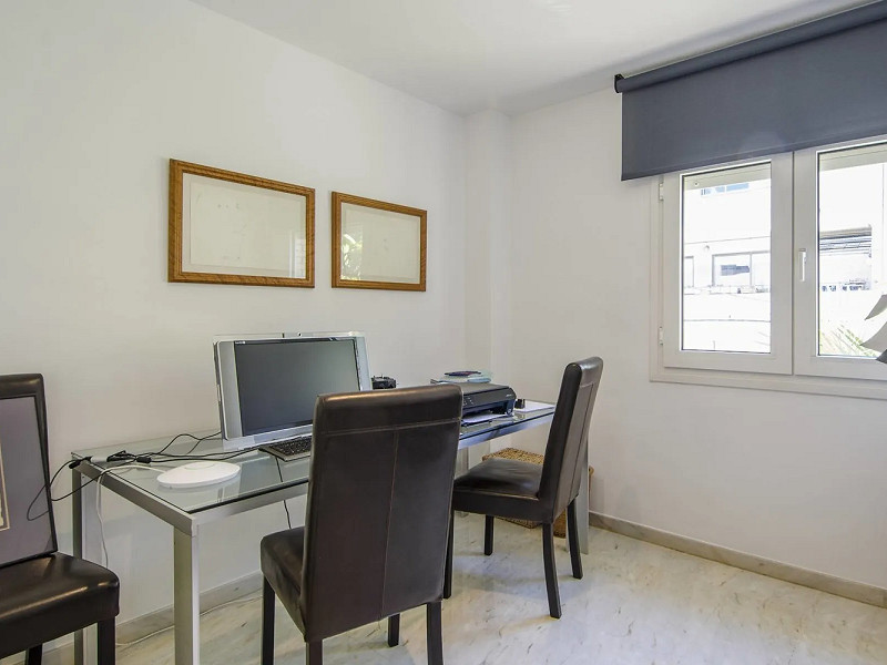 Modern Family Villa with Views and Comfort in the Hills of Barcelona. Photo:  11