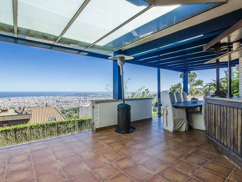 Modern Family Villa with Views and Comfort in the Hills of Barcelona. Photo:  14