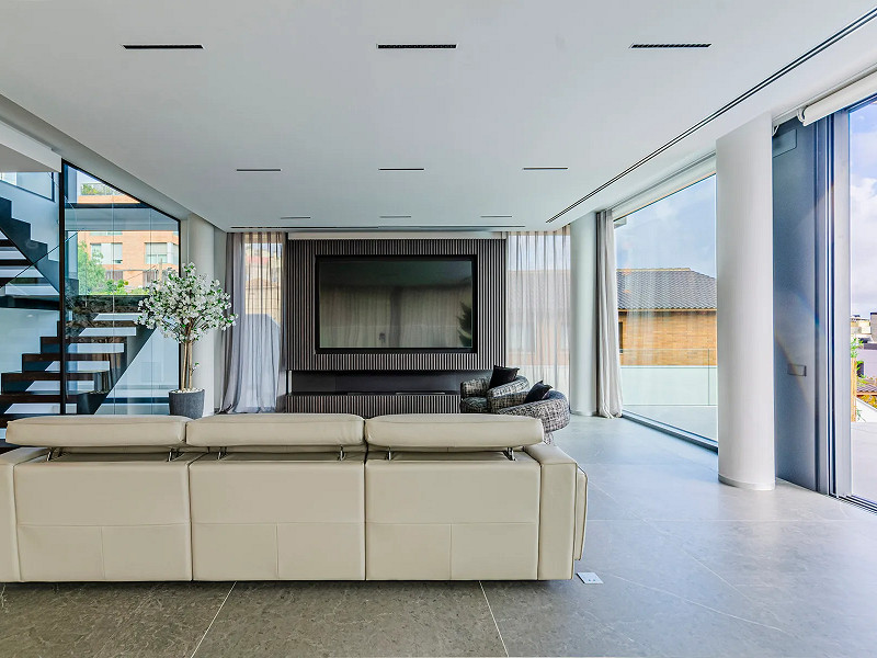 Newly Built Luxury Villa with Panoramic Views in Sarrià-Sant Gervasi. Photo:  9