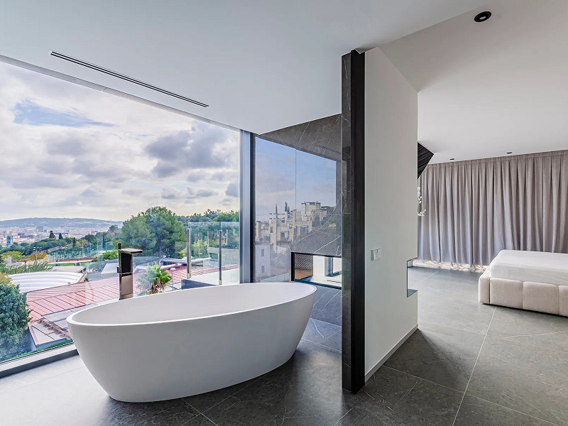 Newly Built Luxury Villa with Panoramic Views in Sarrià-Sant Gervasi. Photo:  16