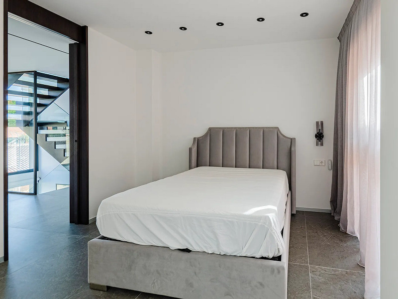 Newly Built Luxury Villa with Panoramic Views in Sarrià-Sant Gervasi. Photo:  24