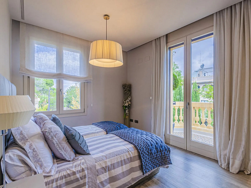 Restored Heritage Mansion With Cutting-Edge Tech in Prime Pedralbes. Photo:  16