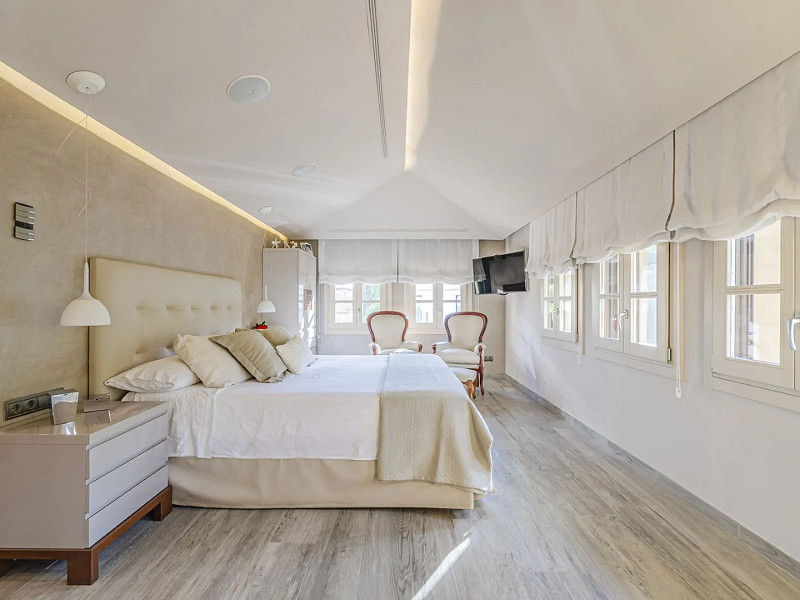 Restored Heritage Mansion With Cutting-Edge Tech in Prime Pedralbes. Photo:  21