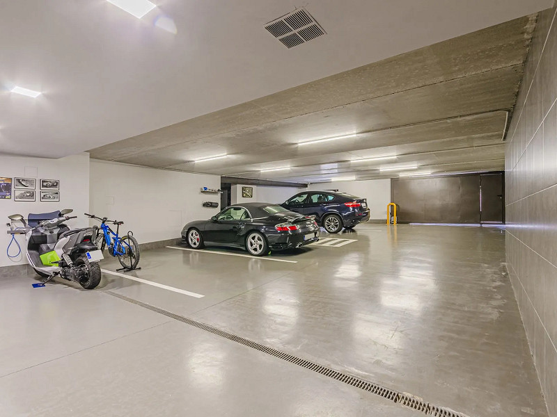 Restored Heritage Mansion With Cutting-Edge Tech in Prime Pedralbes. Photo:  24