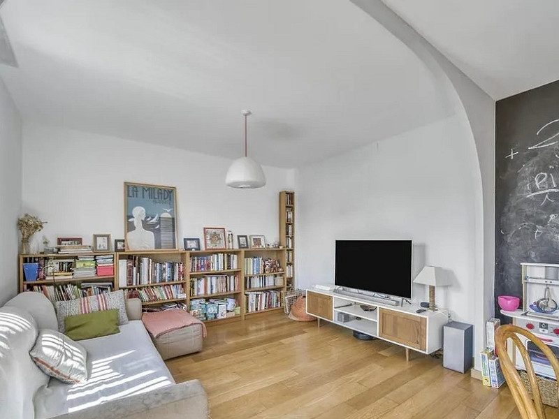 Bright Apartment with Terrace in Vibrant Poblenou. Photo:  7