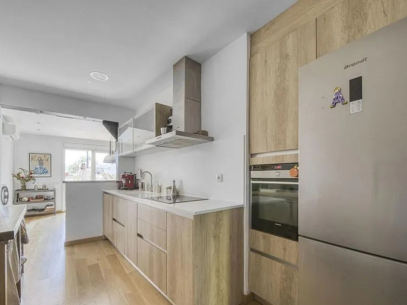 Bright Apartment with Terrace in Vibrant Poblenou. Photo:  15