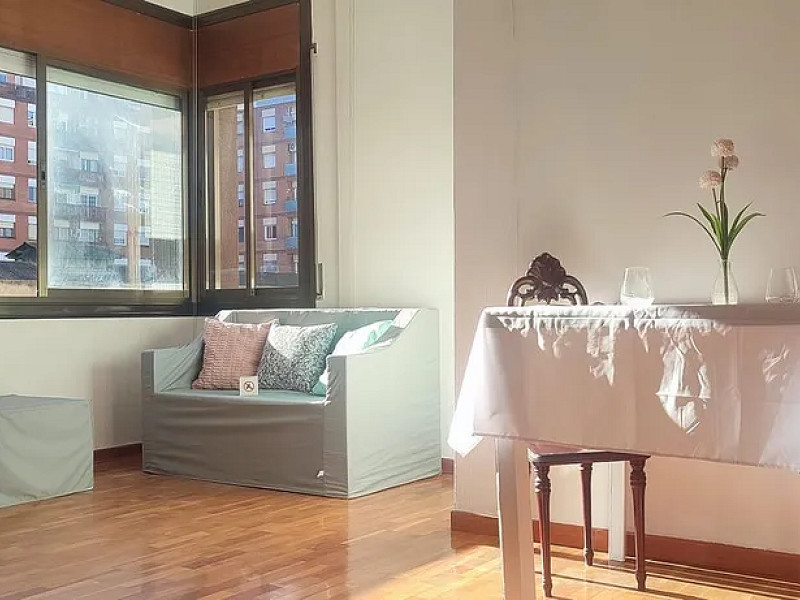 Quiet and Bright Apartment Near Rambla and Mar Bella Beach. Photo:  6