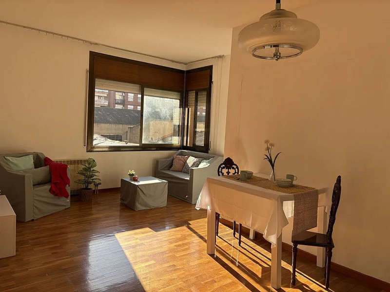 Quiet and Bright Apartment Near Rambla and Mar Bella Beach. Photo:  8