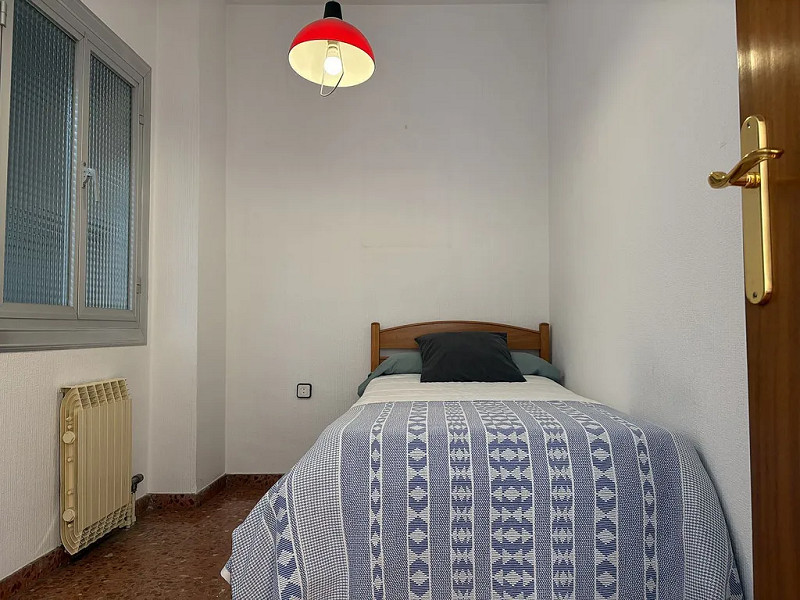 Quiet and Bright Apartment Near Rambla and Mar Bella Beach. Photo:  14