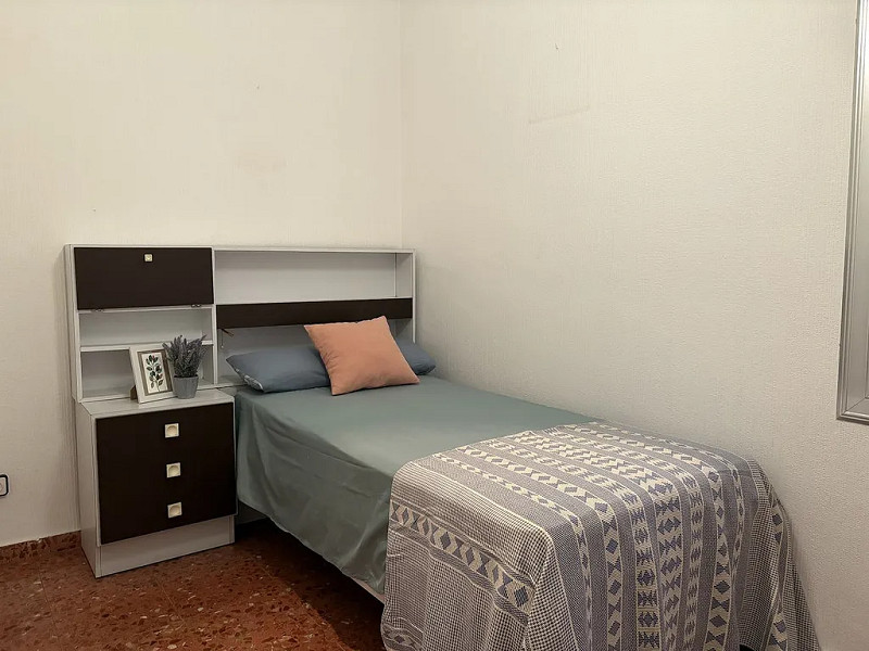 Quiet and Bright Apartment Near Rambla and Mar Bella Beach. Photo:  15