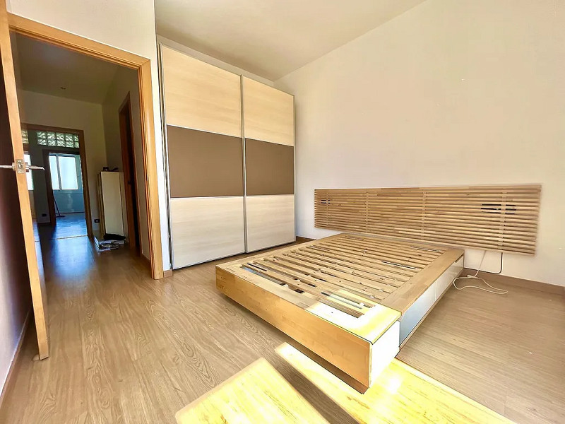 Modern Comfort and Natural Light in the Heart of Poblenou