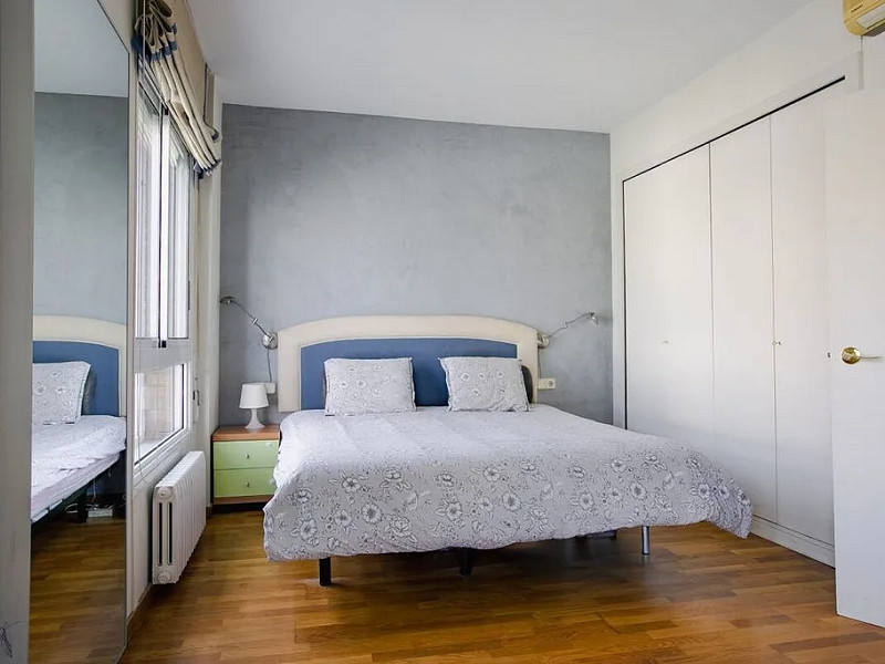 Bright Apartment with Private Garden and Parking Just 7 Minutes from the Beach. Photo:  5